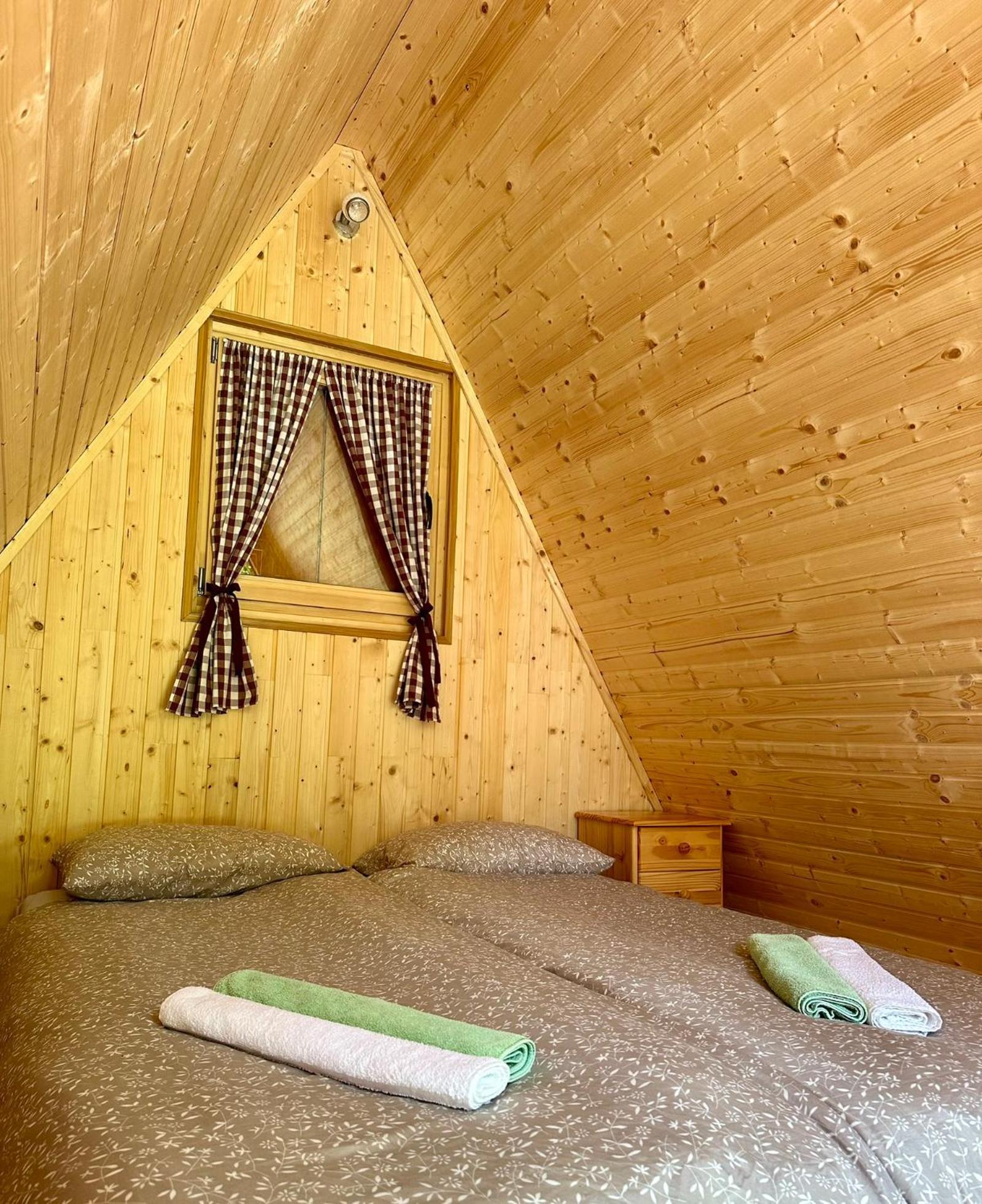 מלון קובאריד Glamping Krn מראה חיצוני תמונה