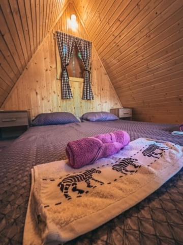 מלון קובאריד Glamping Krn מראה חיצוני תמונה