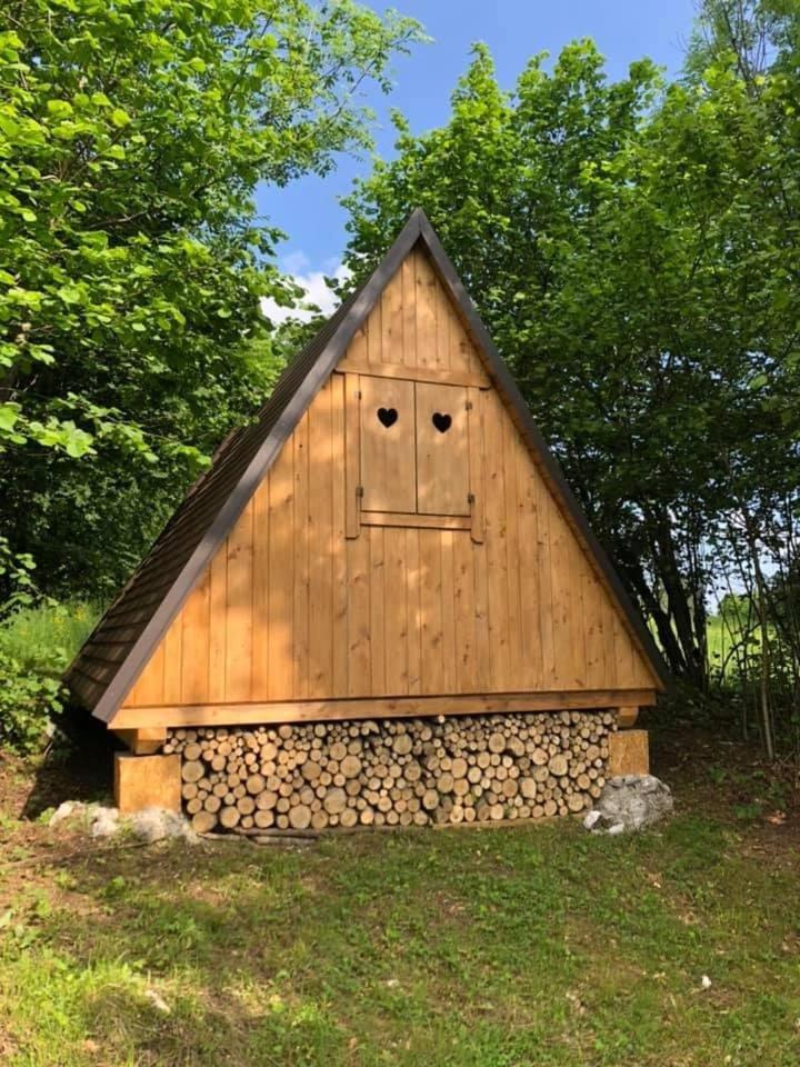 מלון קובאריד Glamping Krn מראה חיצוני תמונה