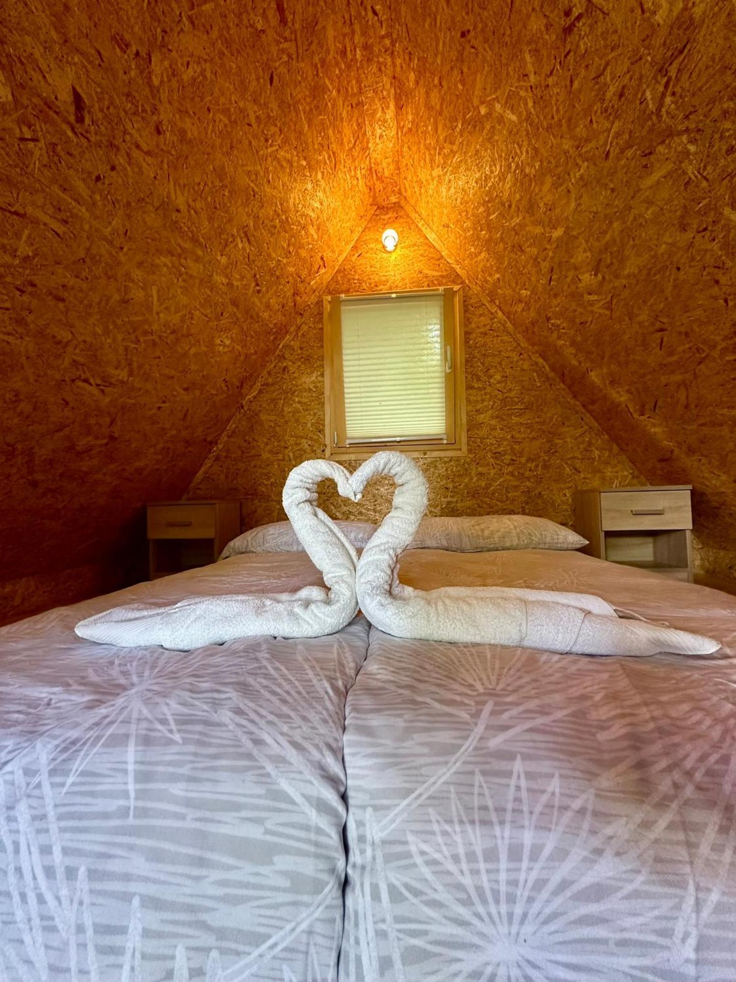 מלון קובאריד Glamping Krn מראה חיצוני תמונה